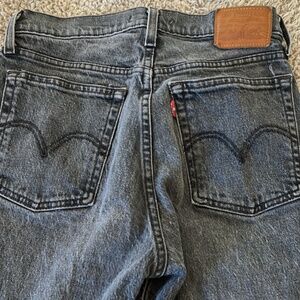 Levi wedgie straight size 26